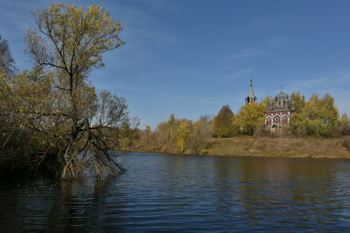 Церковь Троицы Живоначальной, Осиновка (Гагинский район, Нижегородская область). общий вид в ландшафте, Общий вид с юга