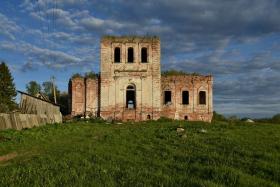 Пятиусово. Церковь Троицы Живоначальной