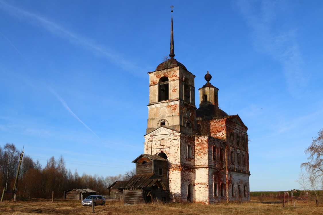 Урдома (Бережная). Церковь Воскресения Христова. фасады