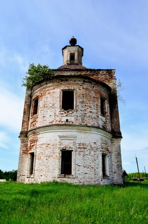 Урдома (Бережная). Церковь Воскресения Христова. фасады