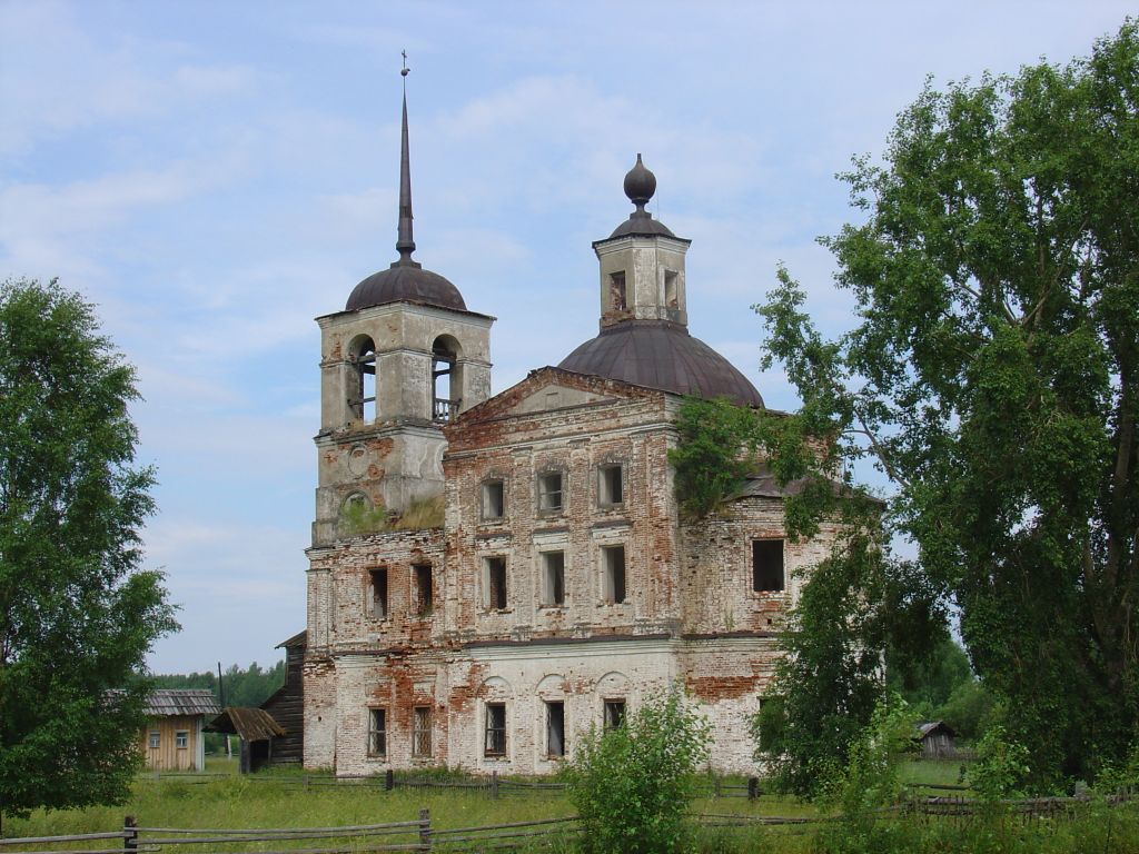 Урдома (Бережная). Церковь Воскресения Христова. фасады