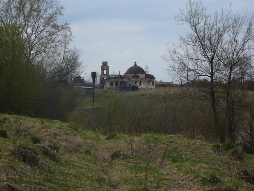 Церковь Покрова Пресвятой Богородицы, Гуленки (Гагинский район, Нижегородская область). общий вид в ландшафте