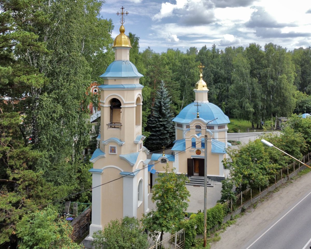 Новосибирск. Церковь Евгения мученика. фасады, Вид с Дачного шоссе