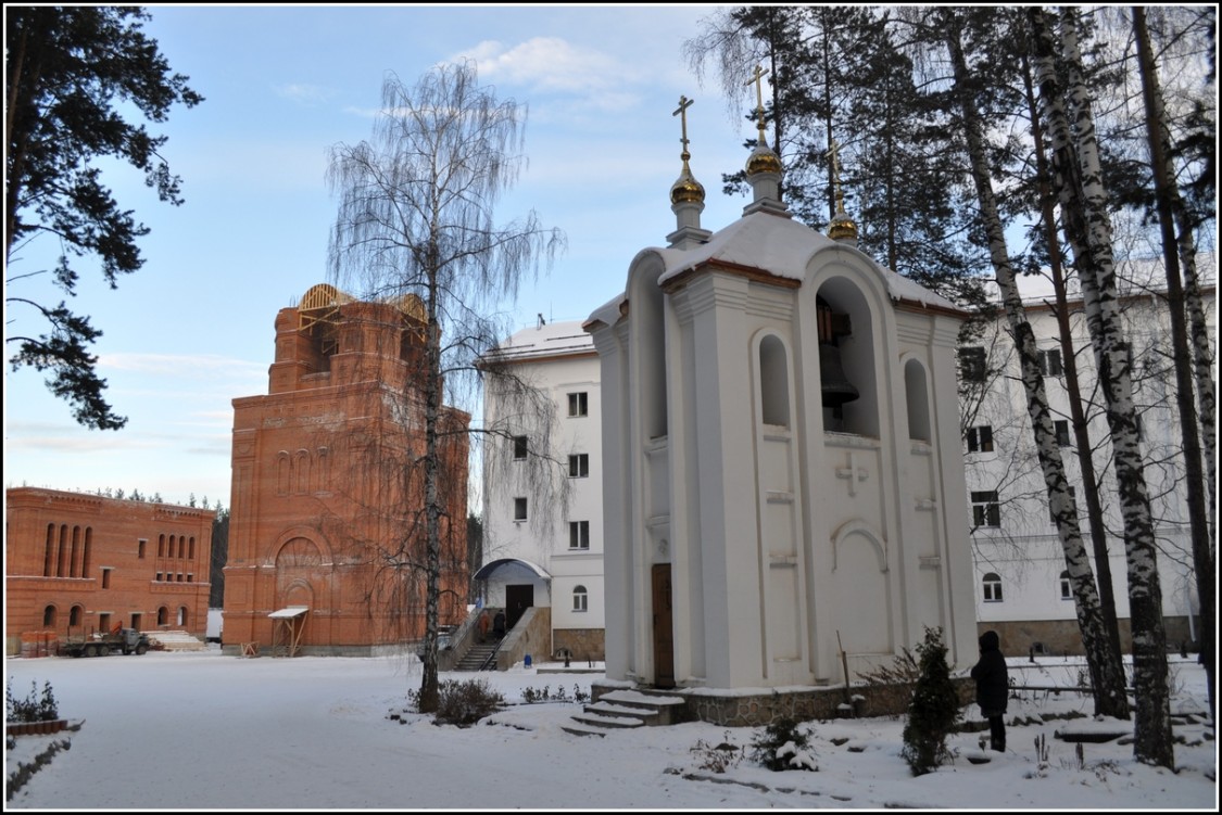 Среднеуральск. Среднеуральское подворье Серафимо-Дивеевского Троицкого монастыря. архитектурные детали