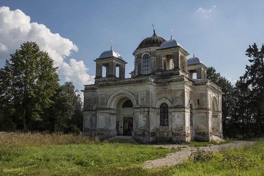 Церковь Успения Пресвятой Богородицы, Родня (Старицкий район, Тверская область). фасады