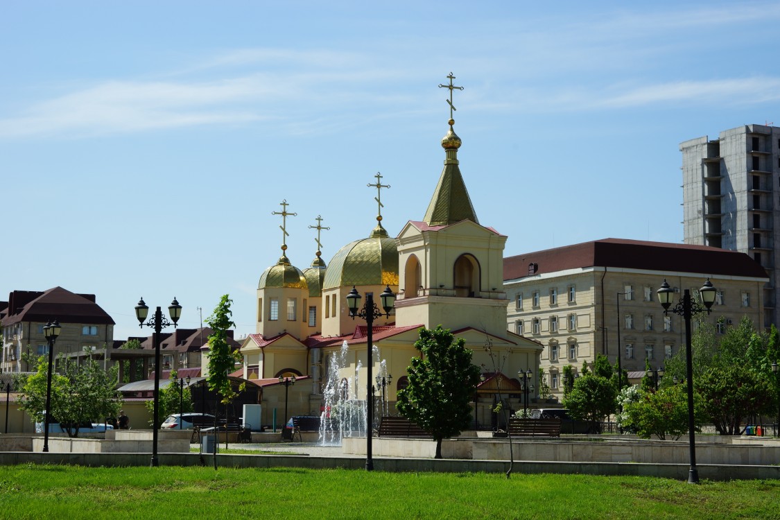 Грозный. Церковь Михаила Архангела. фасады