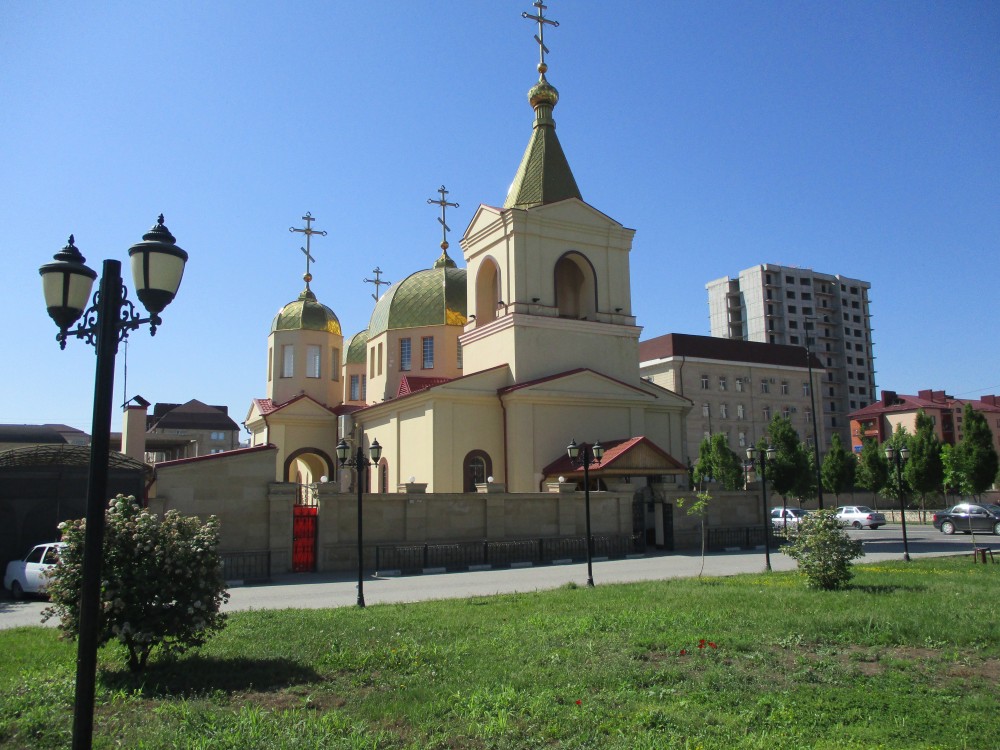 Грозный. Церковь Михаила Архангела. фасады