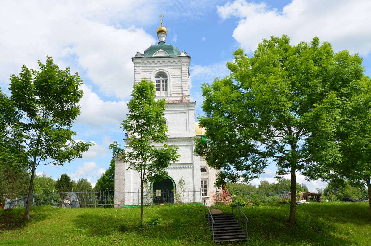 Церковь Троицы Живоначальной, Микулино (Руднянский район, Смоленская область). фасады