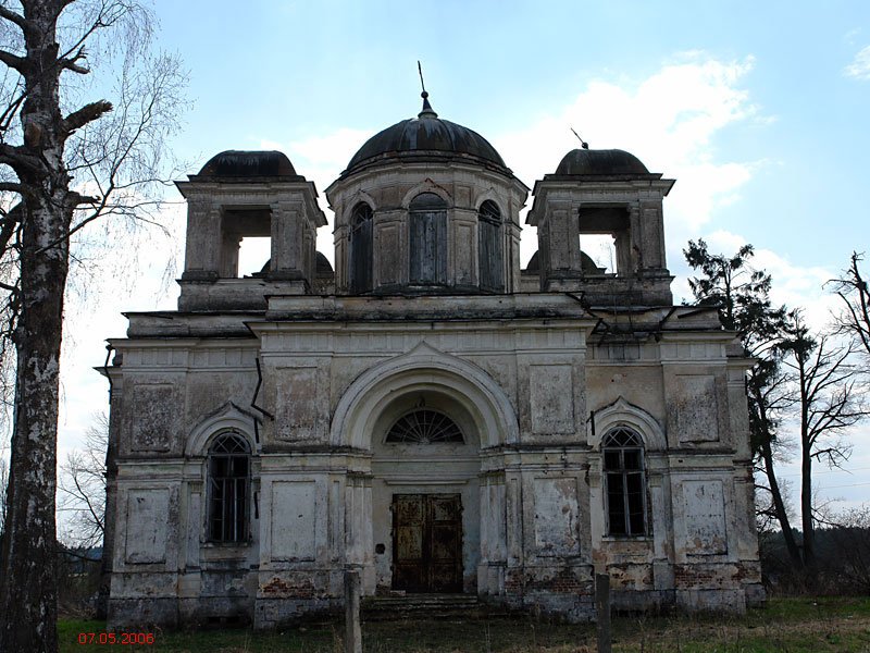 Церковь Успения Пресвятой Богородицы, Родня (Старицкий район, Тверская область). фасады