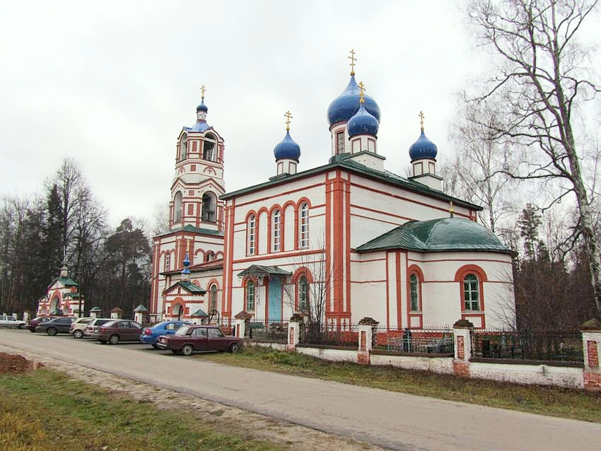 Церковь Покрова Пресвятой Богородицы, Старый Покров (Орехово-Зуевский городской округ, Московская область). фасады, вид с юго-востока