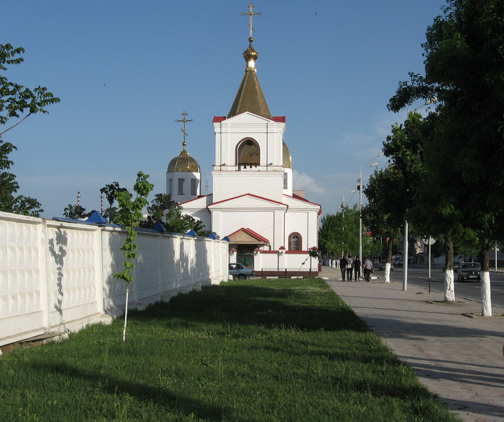 Церковь Михаила Архангела, Грозный (Грозный, город, Республика Чечня). общий вид в ландшафте