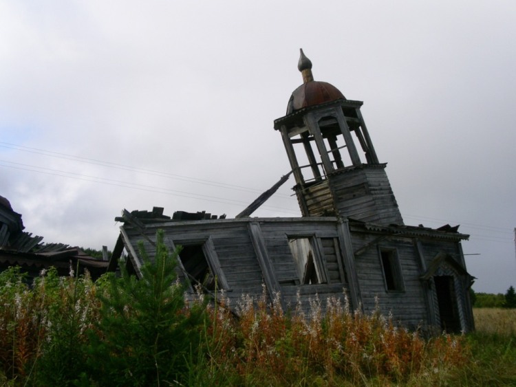 Церковь Георгия Победоносца, Черва (Ленский район, Архангельская область). фасады, колокольня и северная стена трапезной
