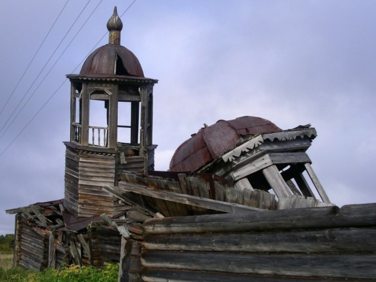 Церковь Георгия Победоносца, Черва (Ленский район, Архангельская область). архитектурные детали, колокольня и основной объем, вид с юго-востока