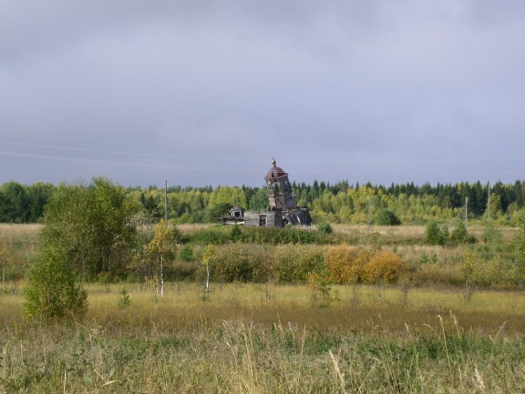 Черва. Церковь Георгия Победоносца. общий вид в ландшафте, вид с востока