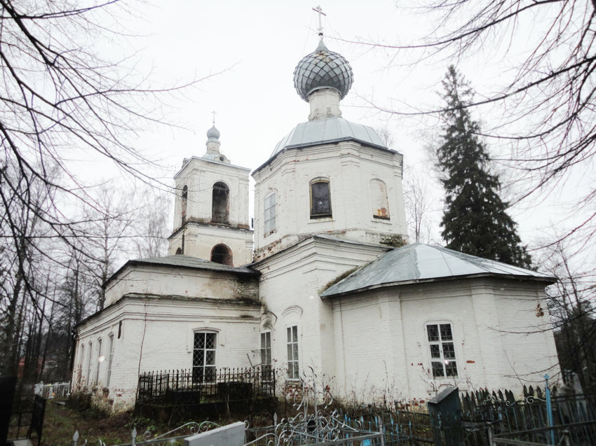 Церковь Троицы Живоначальной, Раздумово (Рыбинский район, Ярославская область). общий вид в ландшафте