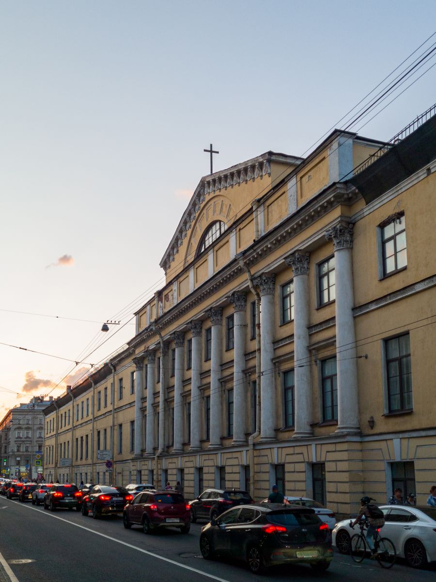 Домовая церковь Петра и Павла при Российском Государственном педагогическом университете имени А. И. Герцена, Центральный район (Санкт-Петербург, г. Санкт-Петербург). фасады