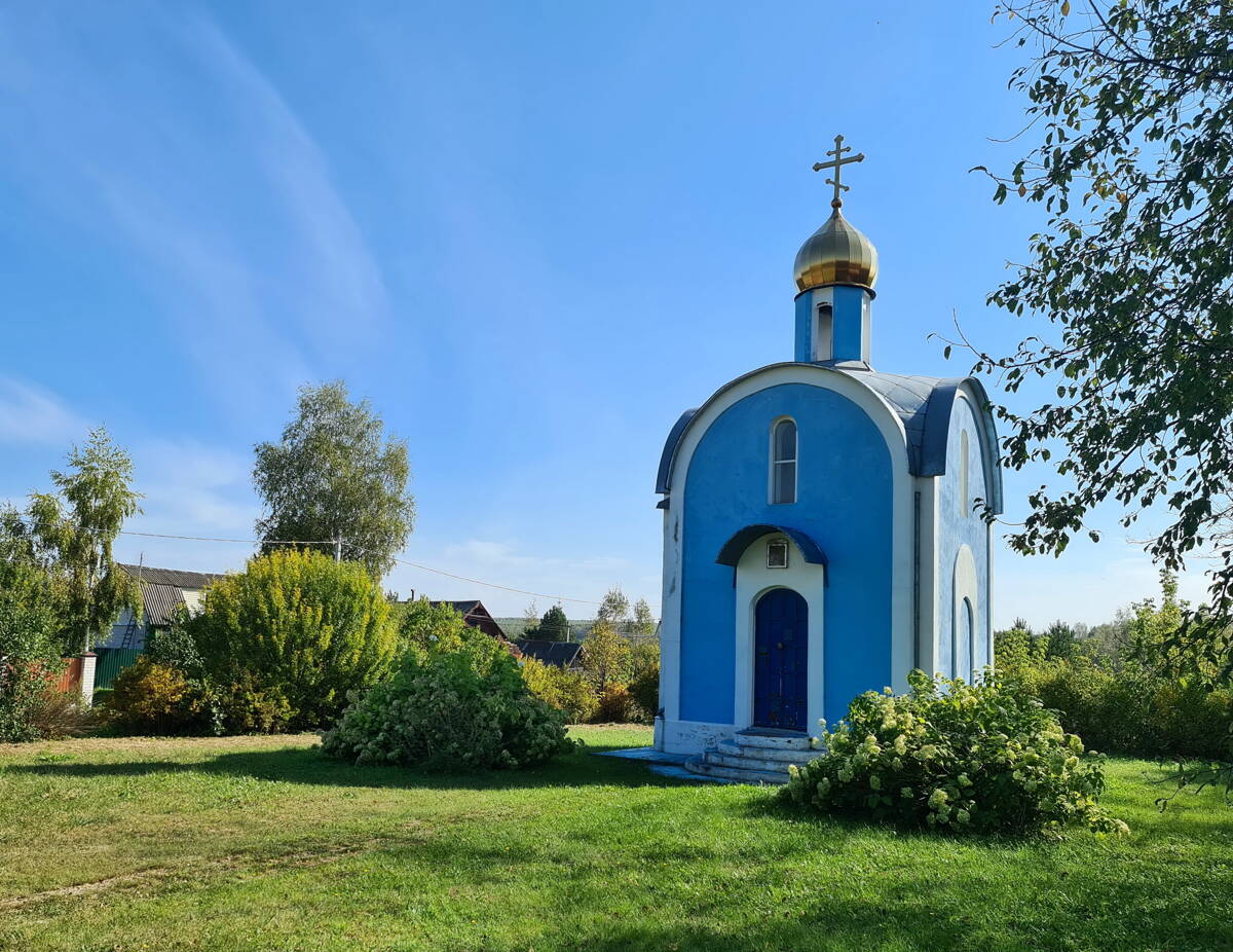 Часовня Казанской иконы Божией Матери, Соколово (Александровский район, Владимирская область). общий вид в ландшафте, Вид с юго-запада
