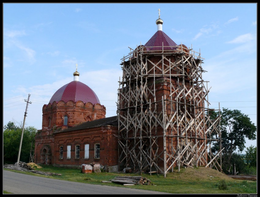 Ярославы. Церковь Михаила Архангела. общий вид в ландшафте