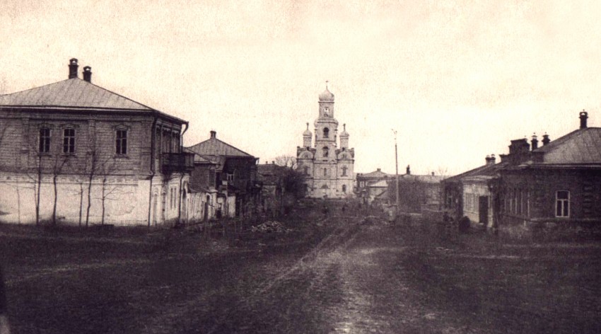 Данков. Собор Тихвинской иконы Божией Матери. архивная фотография, фото с http://dankov48.ru/nash-dankov/khramy-i-tserkvi.html