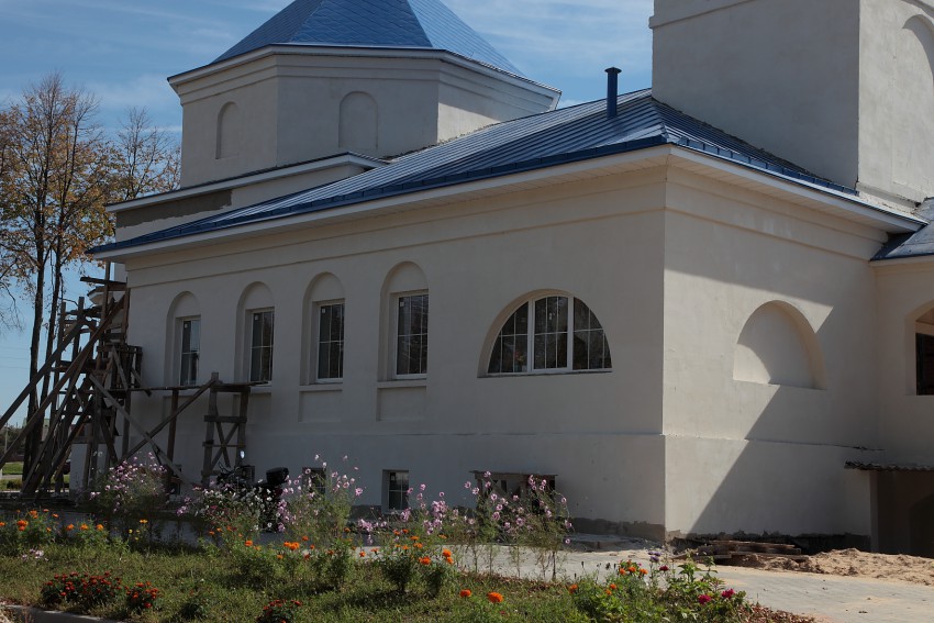 Церковь Успения Пресвятой Богородицы, Хвастовичи (Хвастовичский район, Калужская область). архитектурные детали
