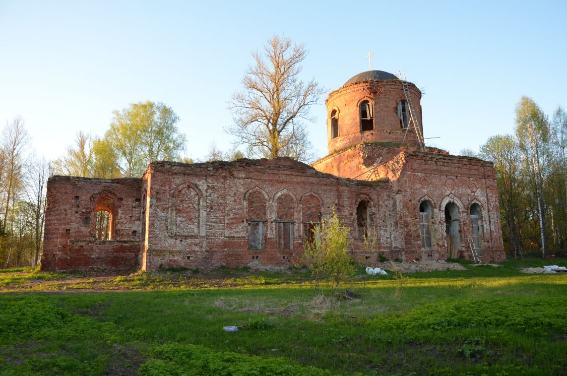 Церковь Михаила Архангела, Берестна (Хвастовичский район, Калужская область). фасады