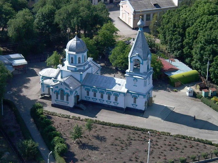 Кафедральный собор Успения Пресвятой Богородицы, Тихорецк (Тихорецкий район, Краснодарский край). общий вид в ландшафте, Дата съёмки условная.