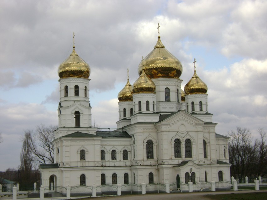 Церковь Троицы Живоначальной, Новодонецкая (Выселковский район, Краснодарский край). фасады