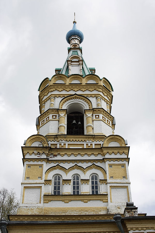 Пермь. Церковь Успения Пресвятой Богородицы на Старом Егошихинском кладбище. архитектурные детали, главная колокольня