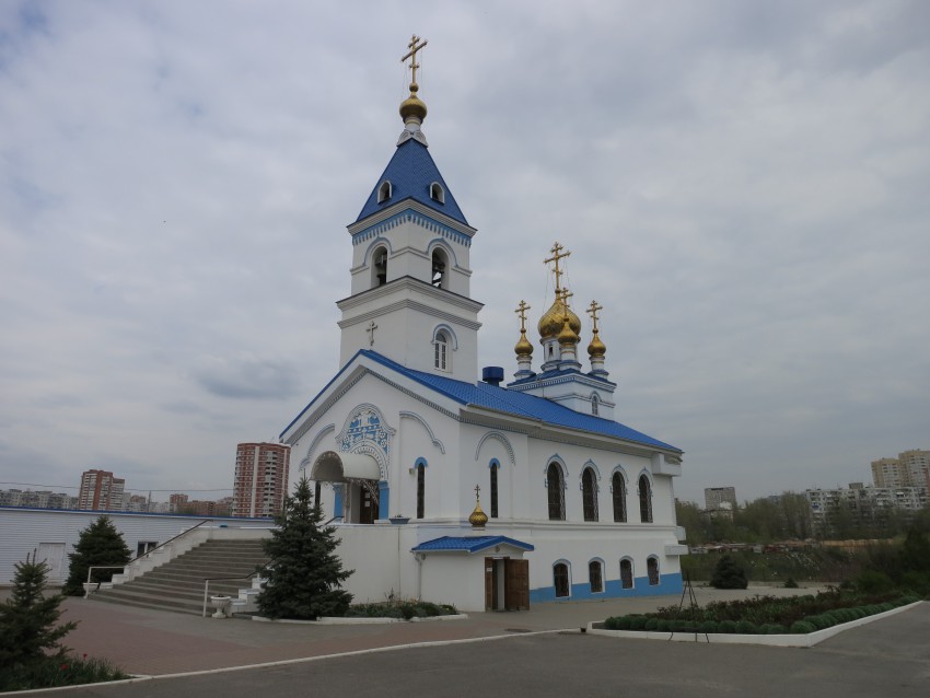 Иверский женский монастырь. Церковь Иверской иконы Божией Матери, Ростов-на-Дону (Ростов-на-Дону, город, Ростовская область). общий вид в ландшафте