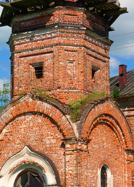 Церковь Троицы Живоначальной, Лобково (Кашинский городской округ, Тверская область). архитектурные детали