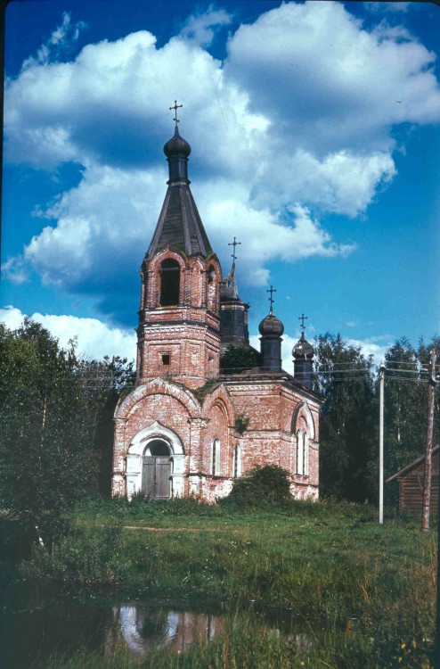 Лобково. Церковь Троицы Живоначальной. фасады, 1994