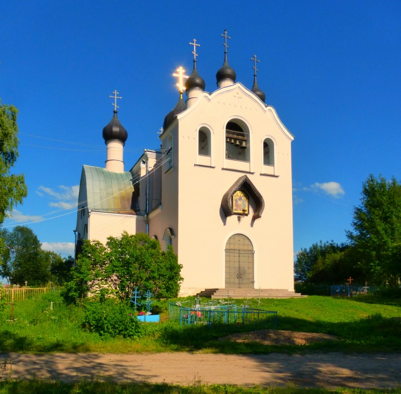 Уницы. Церковь Троицы Живоначальной. фасады