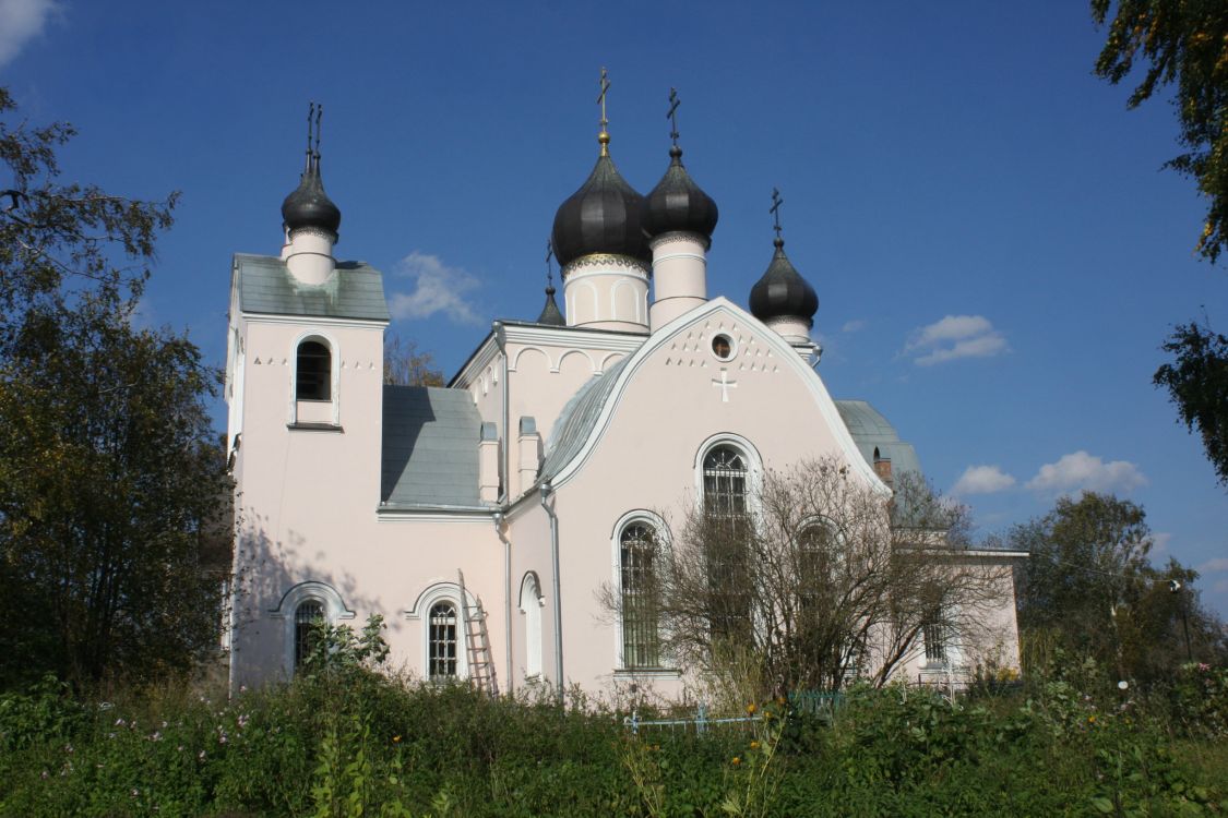 Уницы. Церковь Троицы Живоначальной. фасады