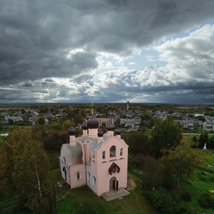 Уницы. Церковь Троицы Живоначальной. фасады