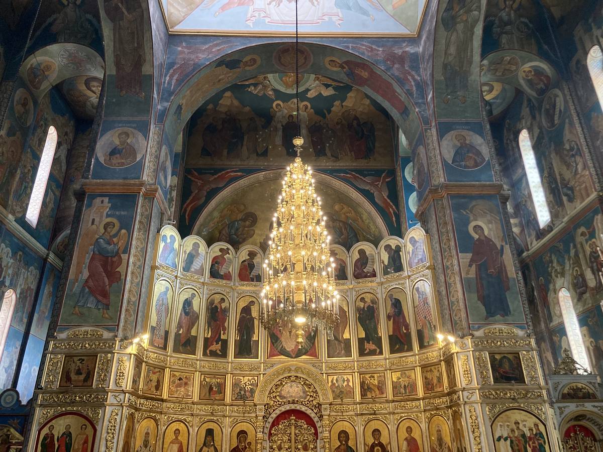 Иконостас, интерьер и убранство. Кафедральный собор иконы Божией Матери 