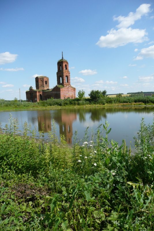 Каменная Лубна. Церковь Иоанна Богослова. общий вид в ландшафте