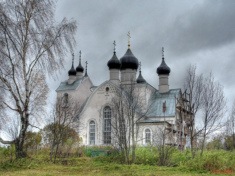 Уницы. Церковь Троицы Живоначальной. фасады