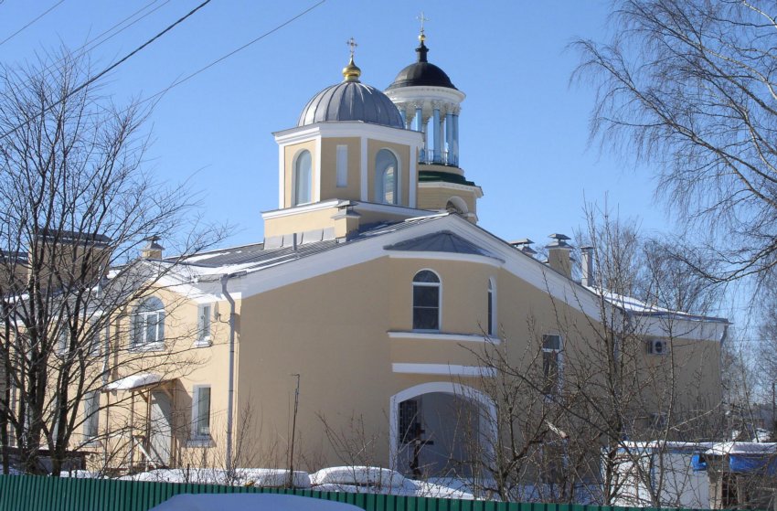 Церковь Тихвинской иконы Божией Матери, Мурино (Всеволожский район, Ленинградская область). общий вид в ландшафте