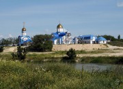 Церковь Новомучеников и исповедников Церкви Русской, В центре церковь Новомучеников и Исповедников Российских, слева от неё Димитриевская крестильная часовня.<br>, Новороссийск, Новороссийск, город, Краснодарский край