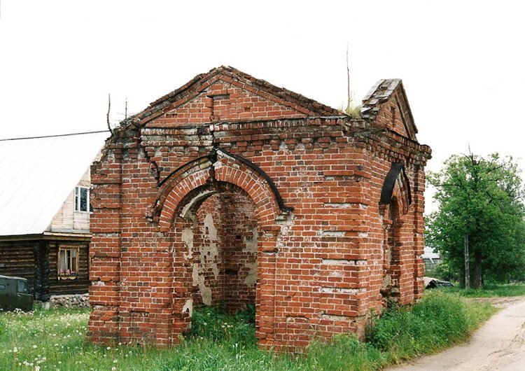 Часовня Иоанна Предтечи, Марьинка (Камешковский район, Владимирская область). дополнительная информация, Часовня до востановления.Вид с юго-западной стороны.		      