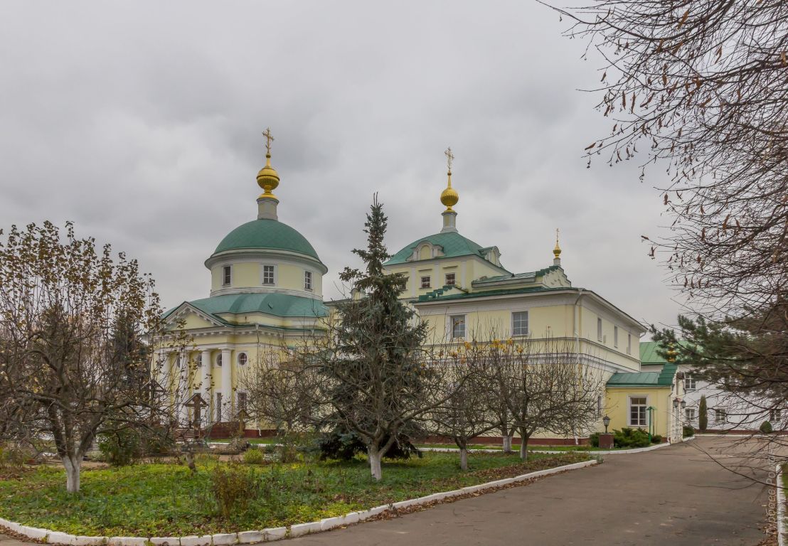 Екатерининский монастырь. Церковь Петра и Павла, Видное (Ленинский городской округ, Московская область). фасады, Петропавловский храм справа
