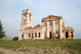 Подолец. Церковь Воздвижения Креста Господня