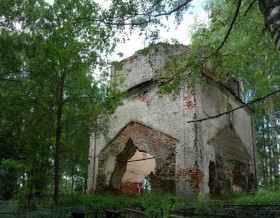 Самсоница. Церковь Происхождения Честных Древ Креста Господня