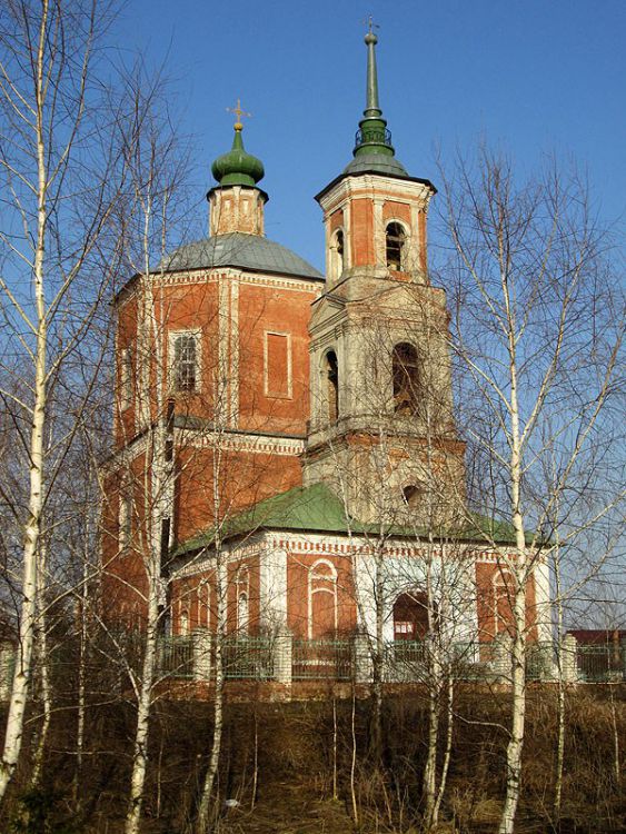 Новосёлки. Церковь Казанской иконы Божией Матери. общий вид в ландшафте
