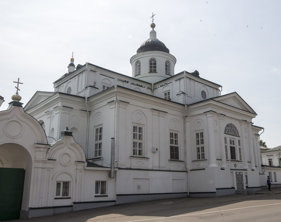 Арзамас. Николаевский женский монастырь. Церковь Богоявления Господня. фасады