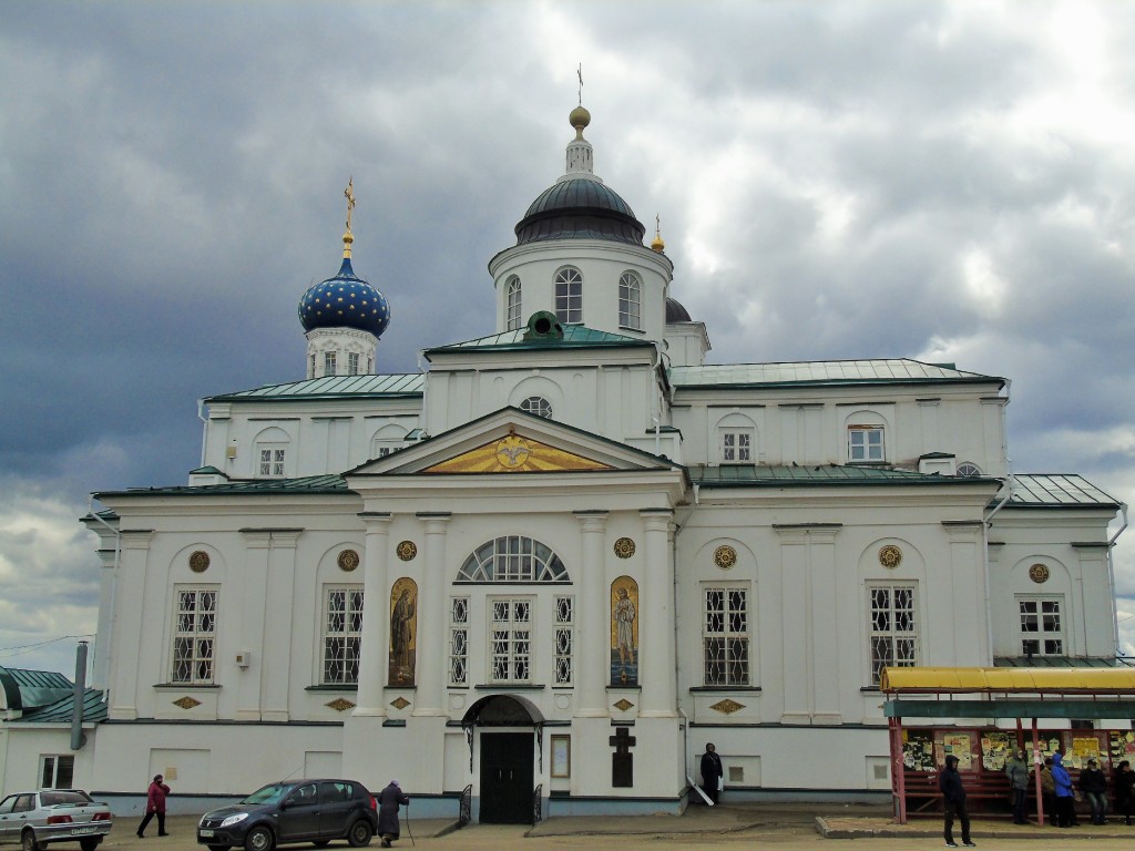 Арзамас. Николаевский женский монастырь. Церковь Богоявления Господня. фасады