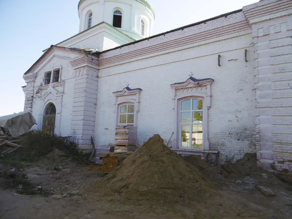 Камбарка. Церковь Петра и Павла. архитектурные детали, Северный фасад церкви (ремонт храма продолжается)