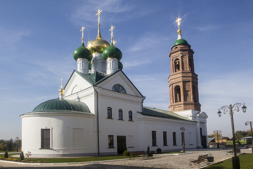 Бор. Церковь Сергия Радонежского. фасады