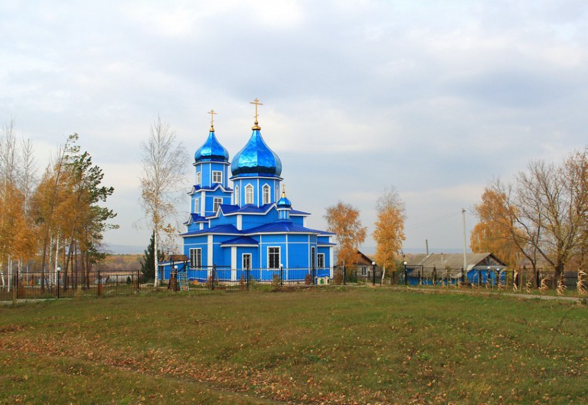 Нероновка. Церковь Казанской иконы Божией Матери. общий вид в ландшафте