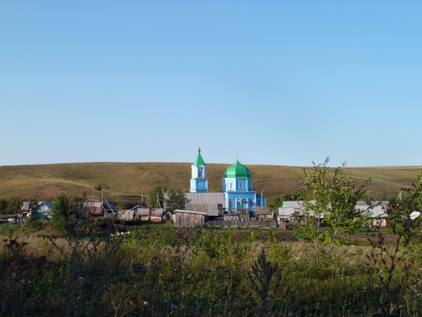 Малое Ишуткино. Церковь Михаила Архангела. общий вид в ландшафте, Панорама села Малое Ишуткино 